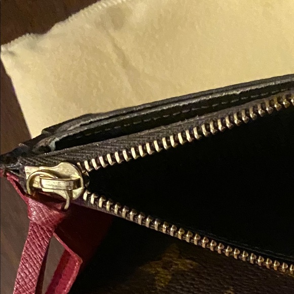 Louis Vuitton Emilie Wallet - Picture 14 of 15